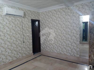 225 Square Feet Room For Rent Is Available In Model Town