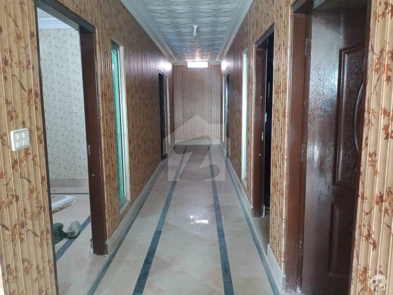 225 Square Feet Room In Beautiful Location Of Model Town In Rahim Yar Khan