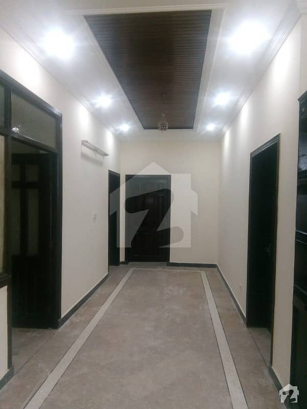 نیشنل پولیس فاؤنڈیشن او ۔ 9 اسلام آباد میں 6 کمروں کا 1 کنال مکان 1.1 لاکھ میں کرایہ پر دستیاب ہے۔