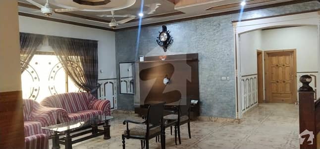 امین ٹاؤن فیصل آباد میں 7 کمروں کا 1 کنال مکان 4.75 کروڑ میں برائے فروخت۔