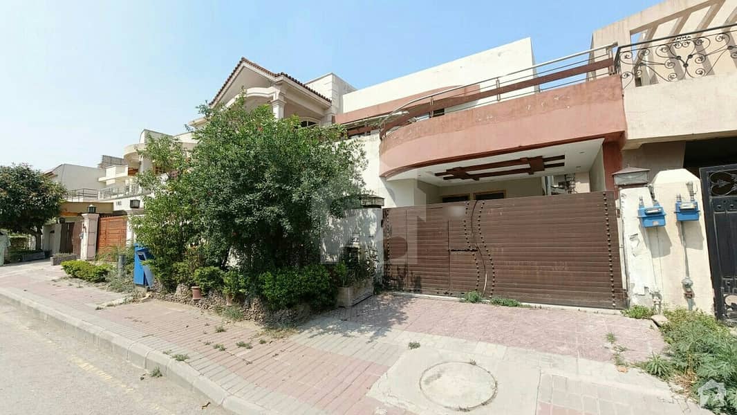 10 Marla House Is Available For Sale In Bahria Town Phase 3