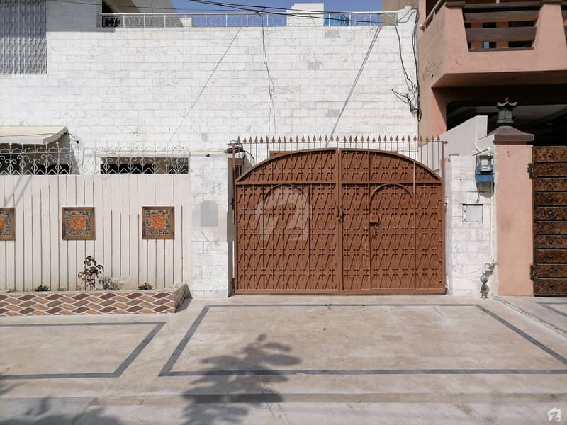 10 Marla House In Allama Iqbal Town - Chinab Block For Rent At Good Location