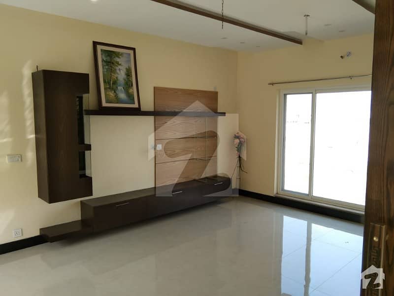 ڈی ایچ اے فیز 3 ڈیفنس (ڈی ایچ اے) لاہور میں 5 کمروں کا 1 کنال مکان 4.4 کروڑ میں برائے فروخت۔