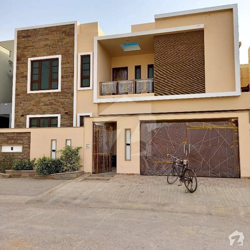 ڈی ایچ اے فیز 7 ایکسٹینشن ڈی ایچ اے ڈیفینس کراچی میں 5 کمروں کا 12 مرلہ مکان 8.5 کروڑ میں برائے فروخت۔