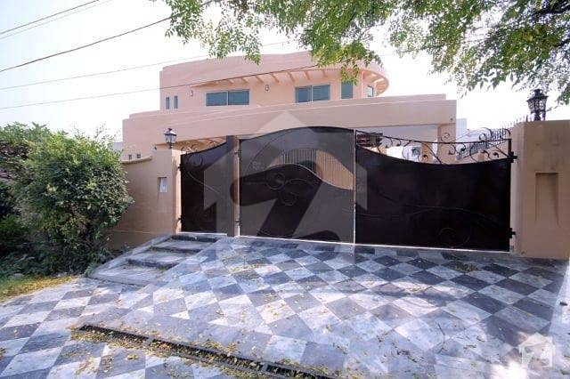 1 Kanal A Grand Beautiful Luxury Bungalow For Sale in dha phase 2