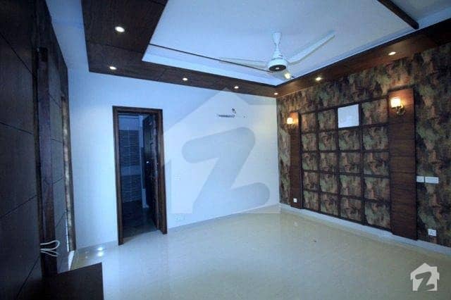 1 Kanal A Grand Beautiful Luxury Bungalow For Sale in dha phase 2