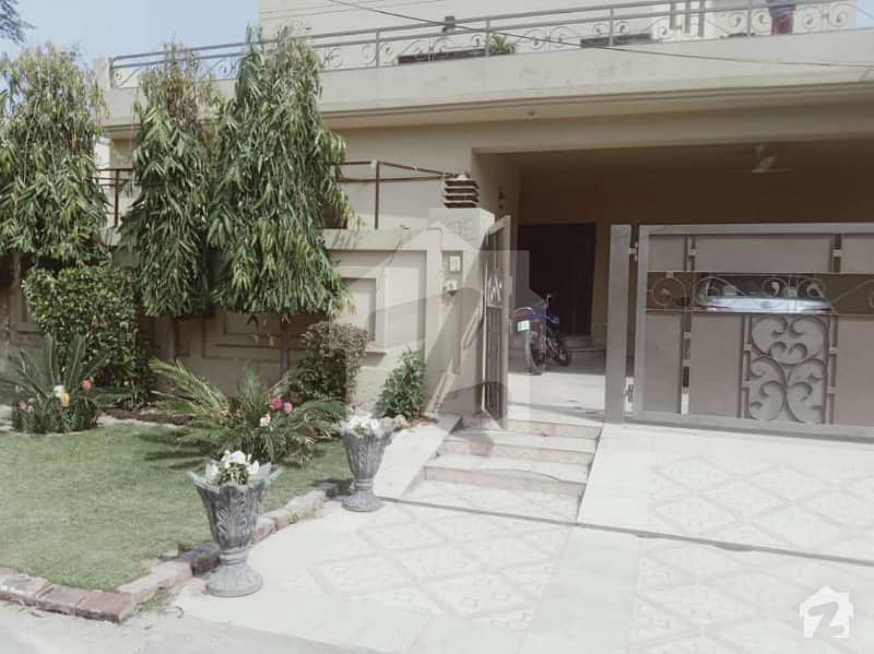 اسٹیٹ لائف ہاؤسنگ سوسائٹی لاہور میں 1 کمرے کا 5 مرلہ کمرہ 28 ہزار میں کرایہ پر دستیاب ہے۔