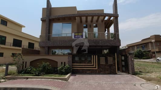 2450  Square Feet House In Only Rs 32,500,000