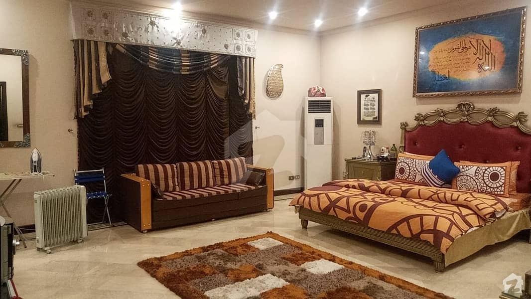 Ideally Located House Of 2 Kanal Is Available For Sale In Lahore