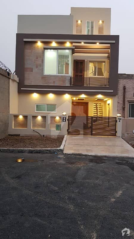 4.5 Marla Brand New Immaculate House For Sale In Safari Villas Bahria Town Lahore