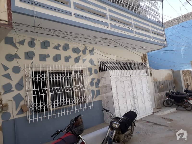 عزیز آباد گلبرگ ٹاؤن کراچی میں 6 کمروں کا 5 مرلہ مکان 1.55 کروڑ میں برائے فروخت۔
