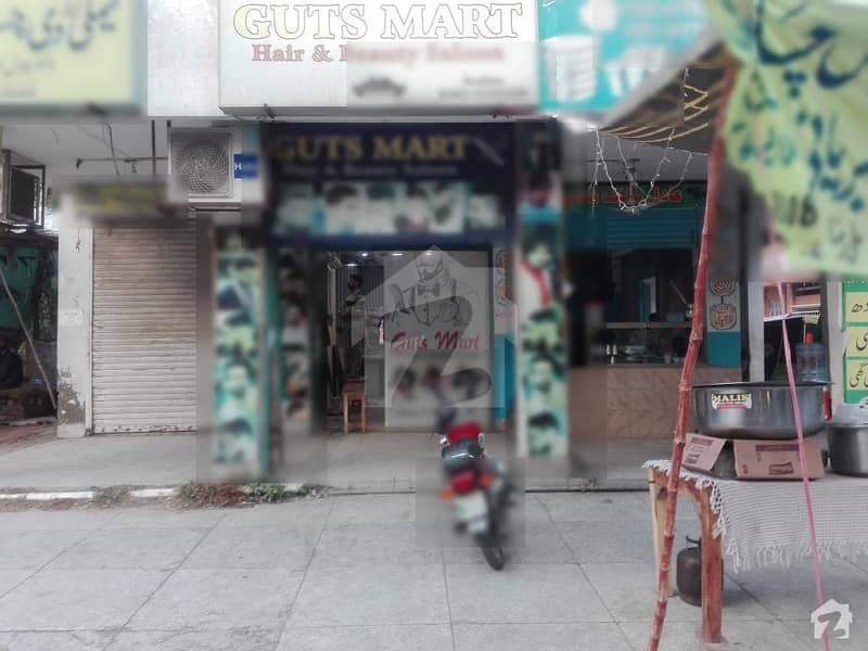 In Allama Iqbal Town Building Sized 10 Marla For Sale