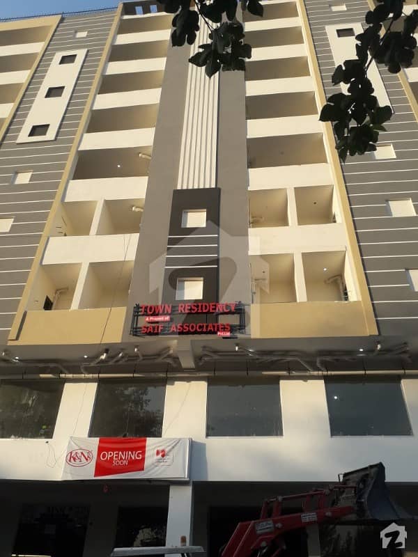 یونیورسٹی ٹاؤن پشاور میں 1 کمرے کا 3 مرلہ فلیٹ 60 لاکھ میں برائے فروخت۔