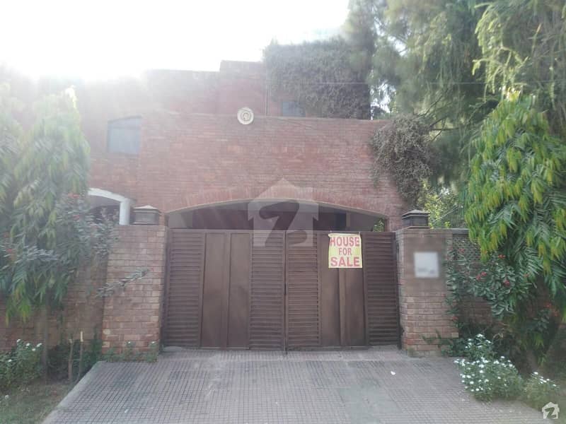 In Johar Town House For Sale Sized 1 Kanal