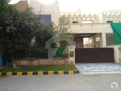 پیس وُوڈلینڈز بیدیاں روڈ لاہور میں 3 کمروں کا 9 مرلہ مکان 1.7 کروڑ میں برائے فروخت۔