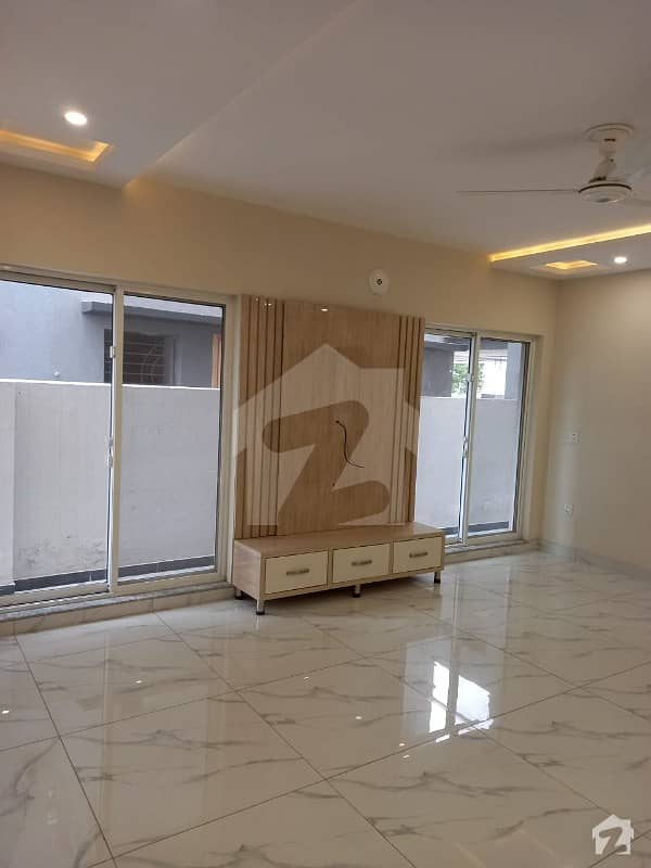 10 Marla House For Sale In Southern Block Bahria Orchard Lahore