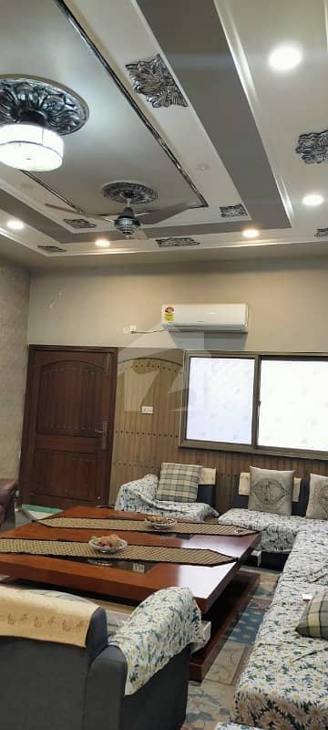 خیابانِ گارڈنز فیصل آباد میں 5 کمروں کا 6 مرلہ مکان 50 ہزار میں کرایہ پر دستیاب ہے۔
