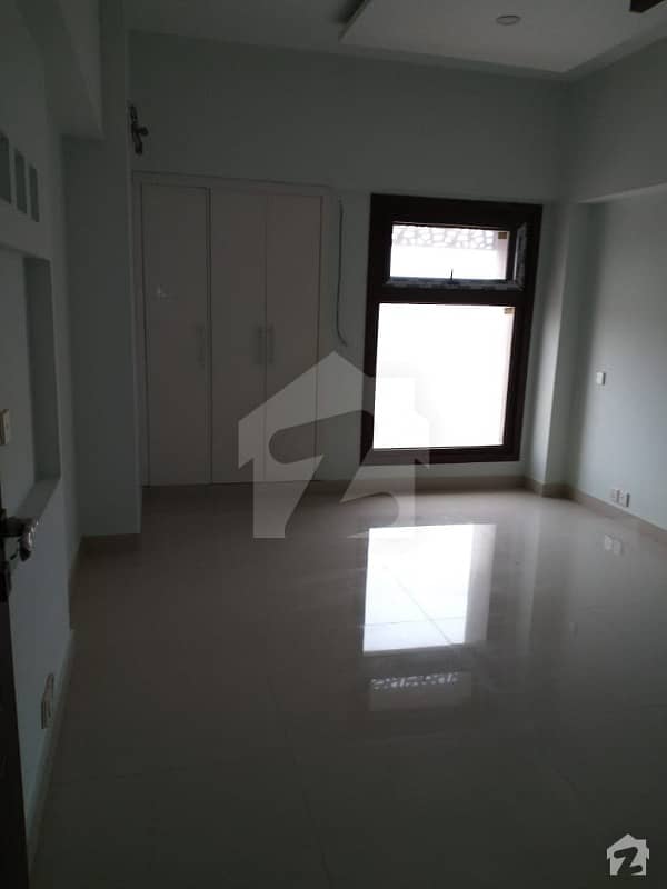 2 Bedroom Spacious Apartment With Store Room