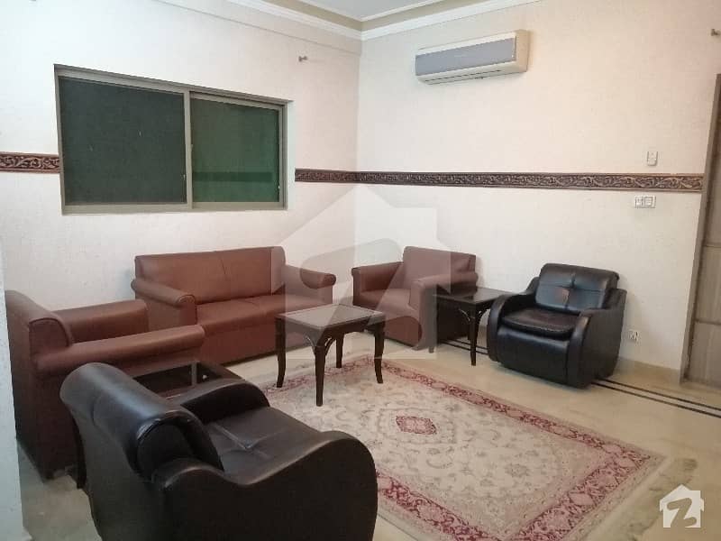 ایف ۔ 11 مرکز ایف ۔ 11 اسلام آباد میں 3 کمروں کا 12 مرلہ فلیٹ 1.5 لاکھ میں کرایہ پر دستیاب ہے۔