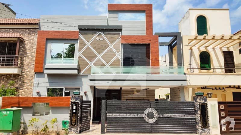 10 Marla Brand New Luxurious House Jasmine Block Bahria Town Lahore