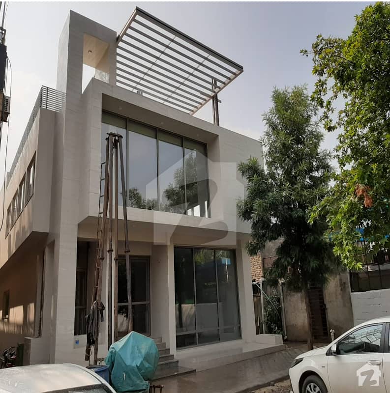 7000 Sft Independent And Modern Building For Sale