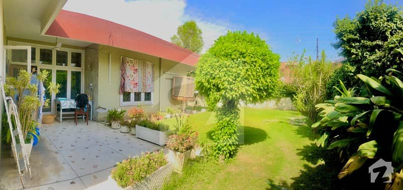 لال کُرتی راولپنڈی میں 5 کمروں کا 2 کنال مکان 8.5 کروڑ میں برائے فروخت۔