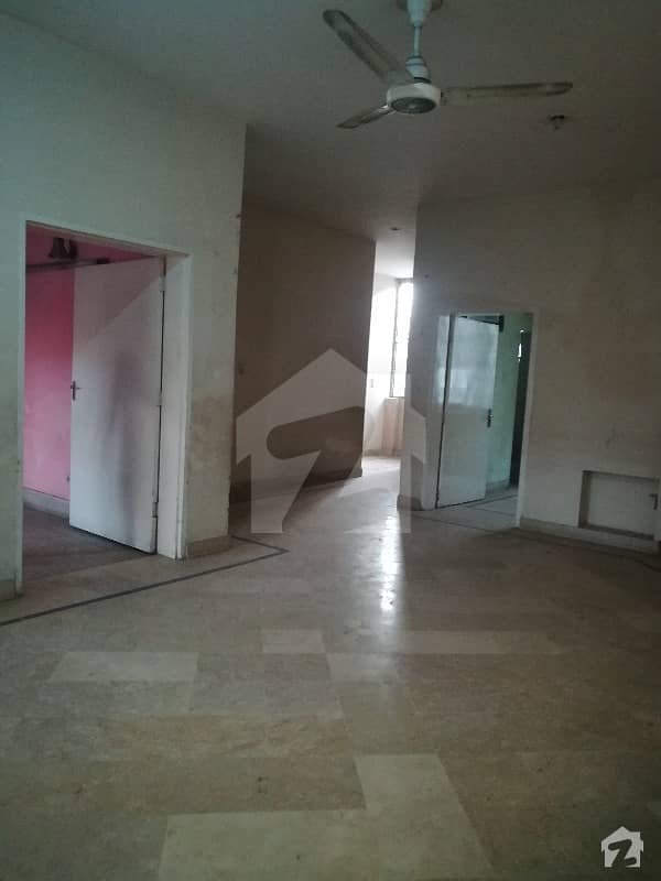 2250  Square Feet Upper Portion In Allama Iqbal Town Is Available For Rent