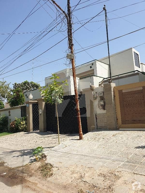 725 Sq Yard Double Storey House Is Available For Sale