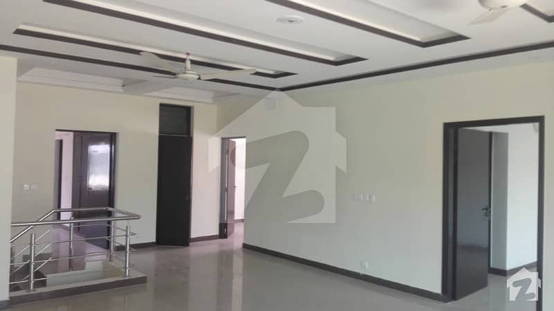 12 Marla 5 Bedrooms  House For Sale in Askari 3 Lahore Cant.