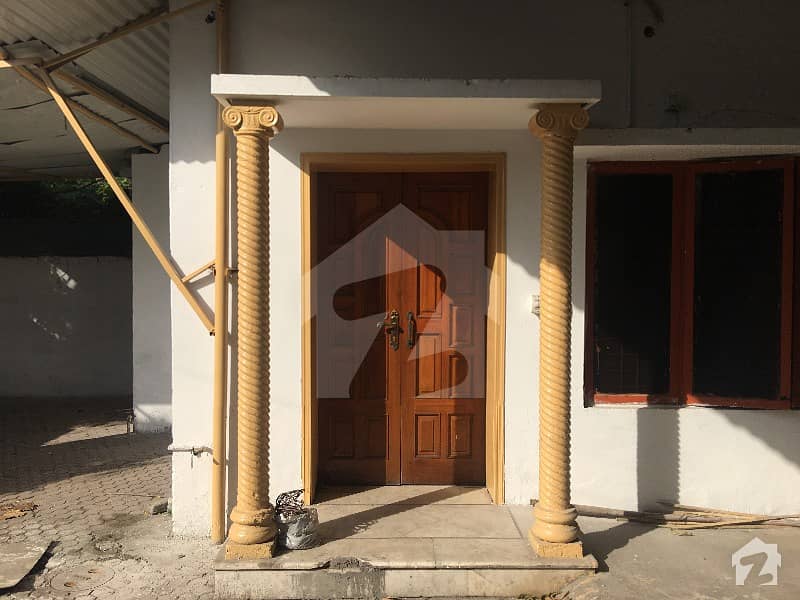 14 Marla Single Storey Semi Commercial House In Model Town For Rent