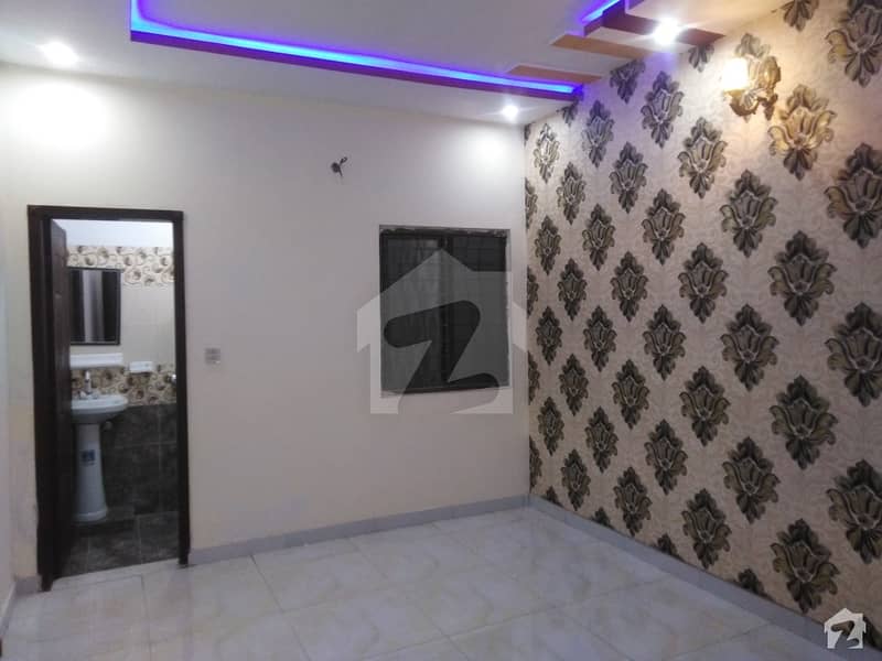 گلشنِ راوی لاہور میں 4 کمروں کا 5 مرلہ مکان 50 ہزار میں کرایہ پر دستیاب ہے۔