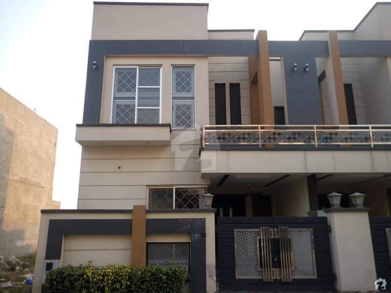 Buy A Centrally Located 5 Marla House In Paragon City