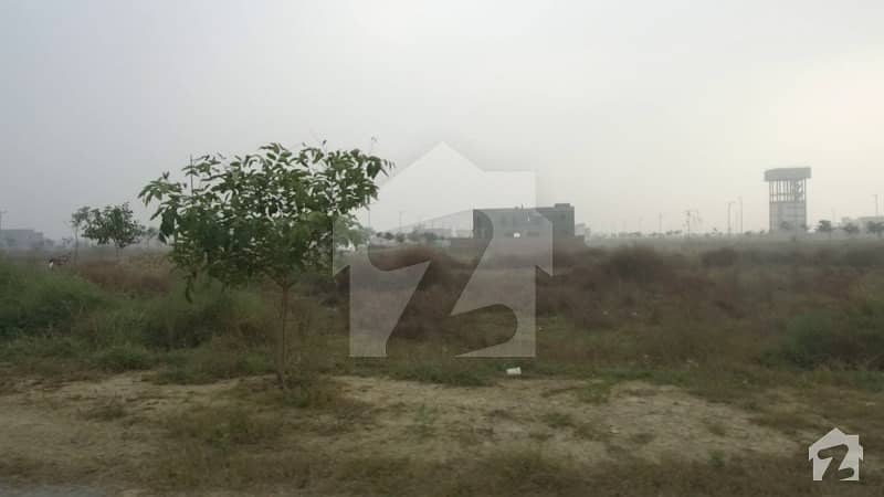 ڈی ایچ اے فیز 7 - بلاک وائے فیز 7 ڈیفنس (ڈی ایچ اے) لاہور میں 1 کنال رہائشی پلاٹ 2.75 کروڑ میں برائے فروخت۔