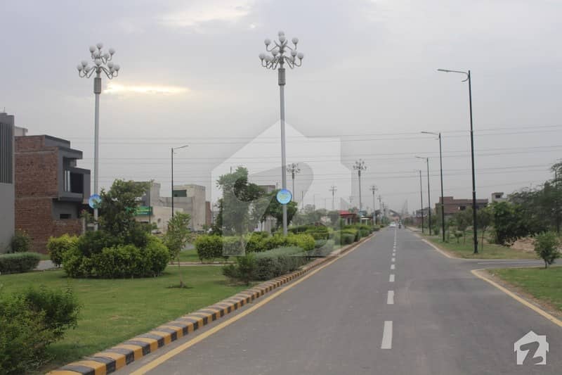 4.5 Marla Plot IS Available For Sale On Installment Sitara Diamond City