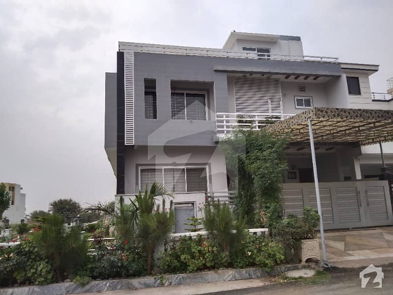 Triple Storey Park Face and Corner House for Sale in D-12