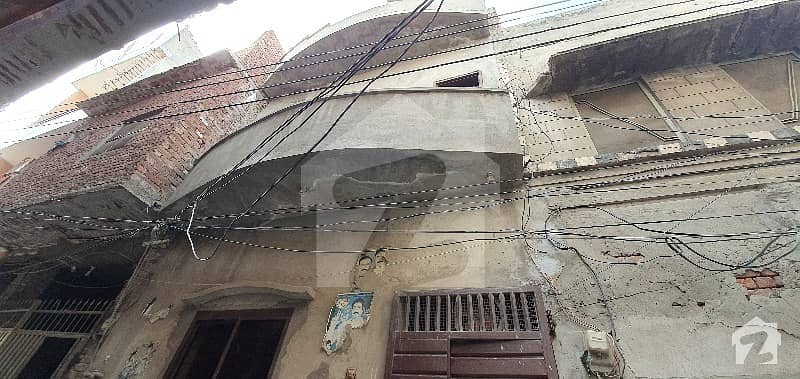 بابو صابو لاہور میں 4 کمروں کا 4 مرلہ مکان 35 ہزار میں کرایہ پر دستیاب ہے۔