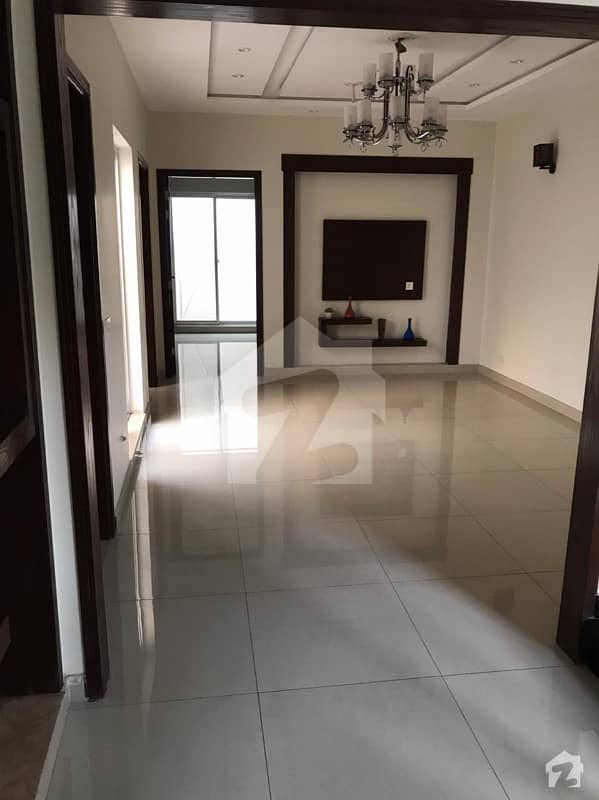 7 Marla Brand New House 40ft Road For Sale