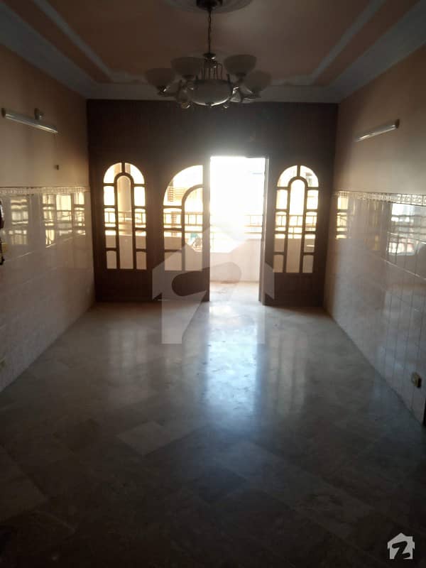 1700  Square Feet Flat For Grabs In Soldier Bazar