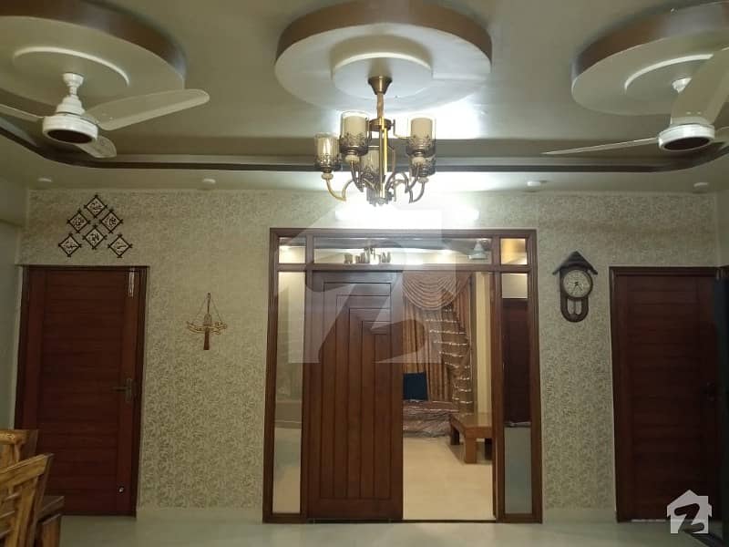 نمائش چورنگی کراچی میں 3 کمروں کا 7 مرلہ فلیٹ 1.5 کروڑ میں برائے فروخت۔