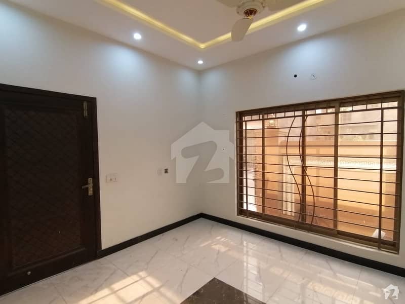 سکھ چین گارڈنز ۔ بلاک اے سکھ چین گارڈنز لاہور میں 6 کمروں کا 1 کنال مکان 5.78 کروڑ میں برائے فروخت۔