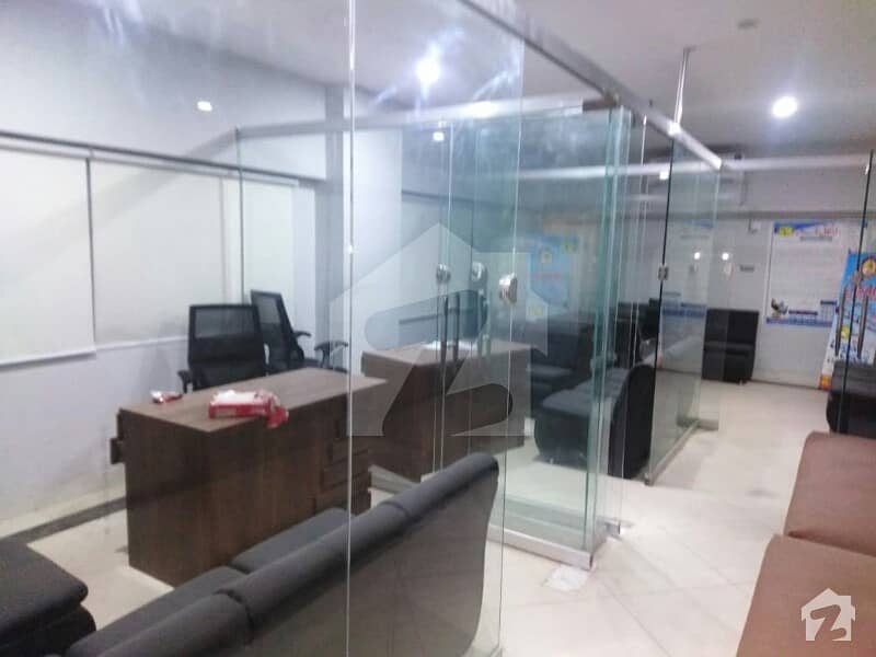 کلفٹن ۔ بلاک 5 کلفٹن کراچی میں 5 مرلہ دفتر 60 ہزار میں کرایہ پر دستیاب ہے۔