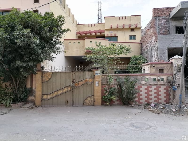 9 Marla House Available In Khayaban Colony 2 For Sale