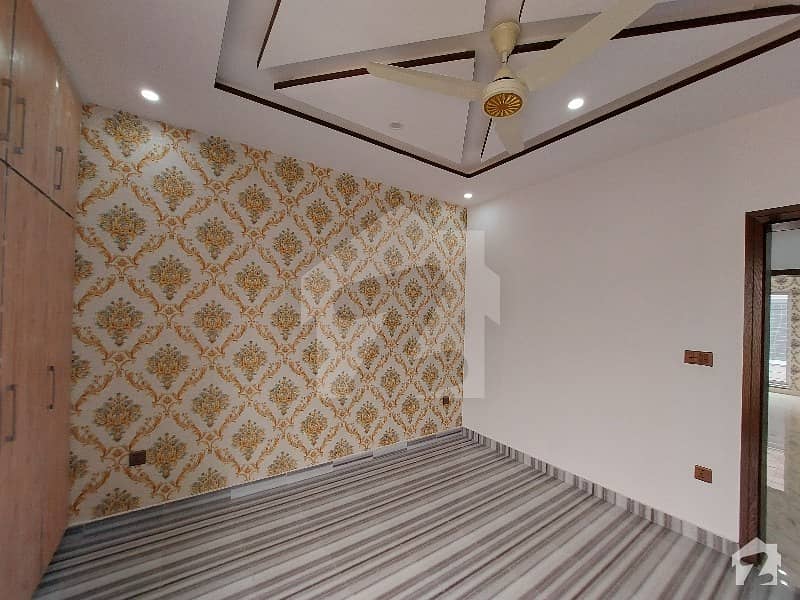 فارمانئیٹس ہاؤسنگ سکیم لاہور میں 3 کمروں کا 5 مرلہ مکان 1.1 کروڑ میں برائے فروخت۔