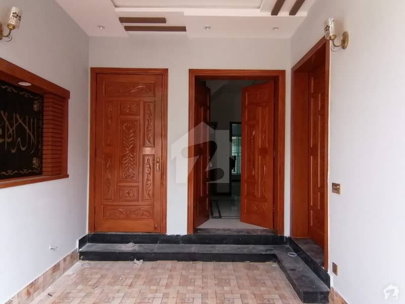 سکھ چین گارڈنز ۔ بلاک اے سکھ چین گارڈنز لاہور میں 6 کمروں کا 1 کنال مکان 5.82 کروڑ میں برائے فروخت۔