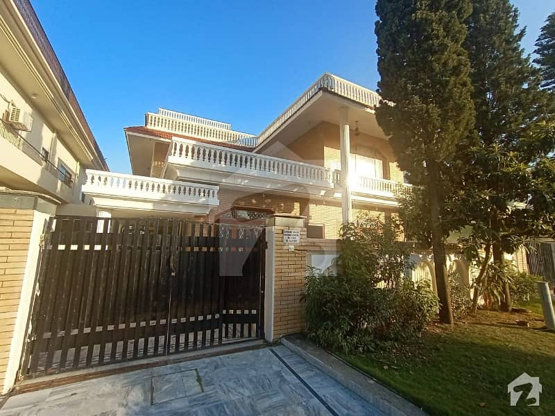 1 Kanal Triple Storey House For Sale On Prime Location Of F-10/2 Islamabad