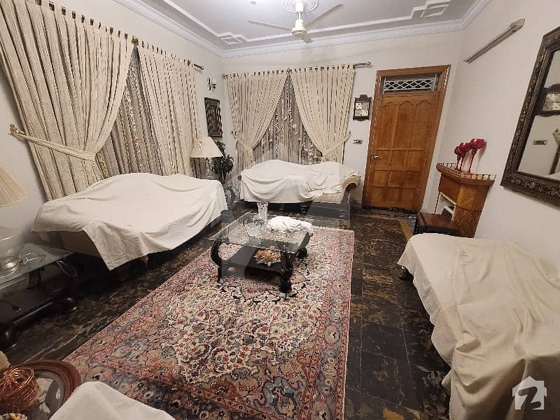 آئی ۔ 8 اسلام آباد میں 8 کمروں کا 14 مرلہ مکان 7.6 کروڑ میں برائے فروخت۔