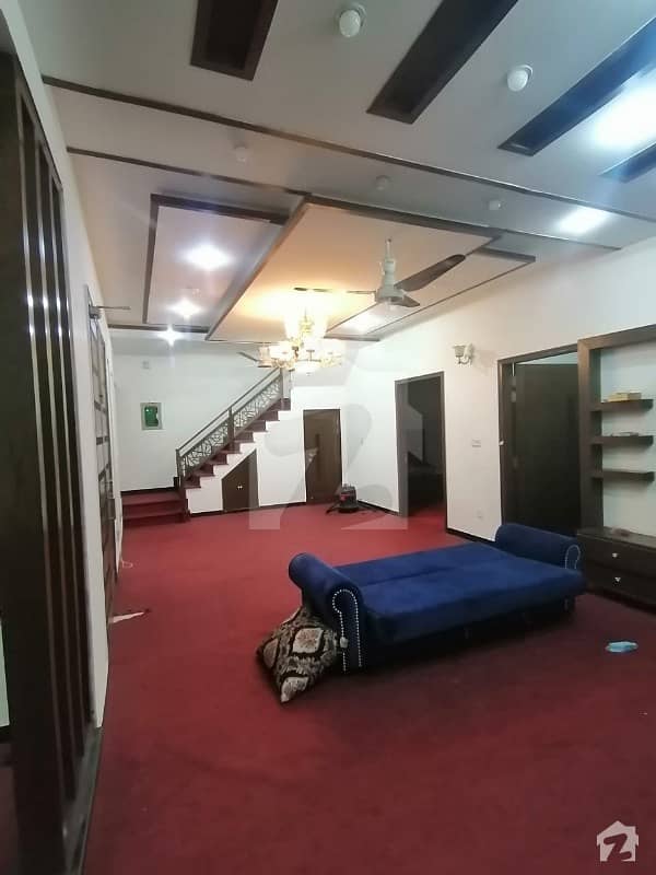 ڈی ایچ اے فیز 5 ڈیفنس (ڈی ایچ اے) لاہور میں 3 کمروں کا 9 مرلہ مکان 90 ہزار میں کرایہ پر دستیاب ہے۔