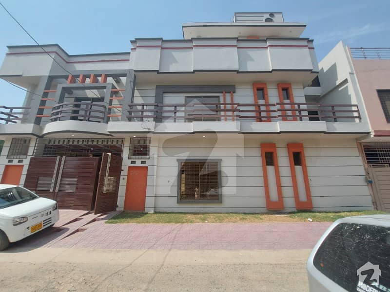 اسلم ٹاؤن ابوظہبی روڈ رحیم یار خان میں 5 کمروں کا 8 مرلہ مکان 2 کروڑ میں برائے فروخت۔