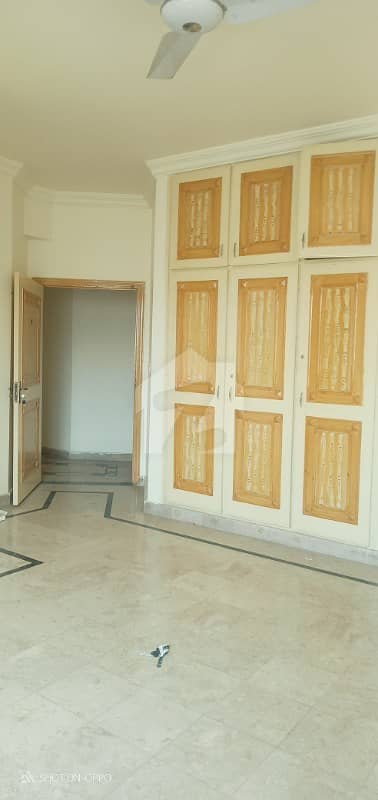 Perfect 2600  Square Feet Flat In F-11 For Rent