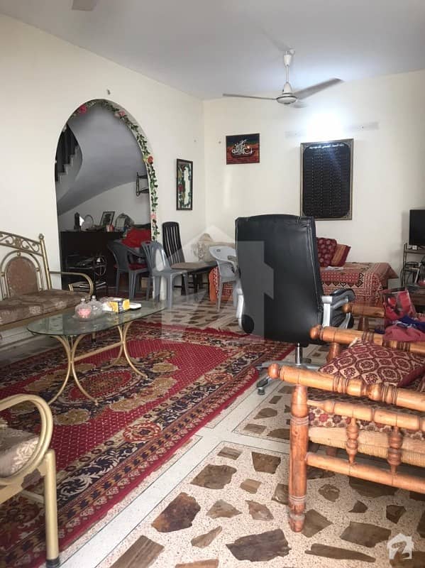 گلستانِِ جوہر ۔ بلاک 18 گلستانِ جوہر کراچی میں 6 کمروں کا 8 مرلہ مکان 3.5 کروڑ میں برائے فروخت۔